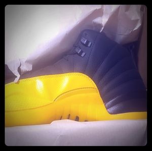Jordan 12 University gold & black